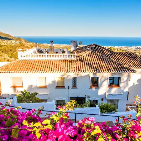 Pueblo, 3 Terraces & Pool With Sea View Apartment *